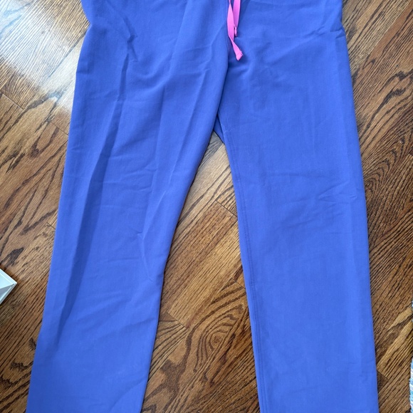 Figs Livingston pant - Picture 3 of 3